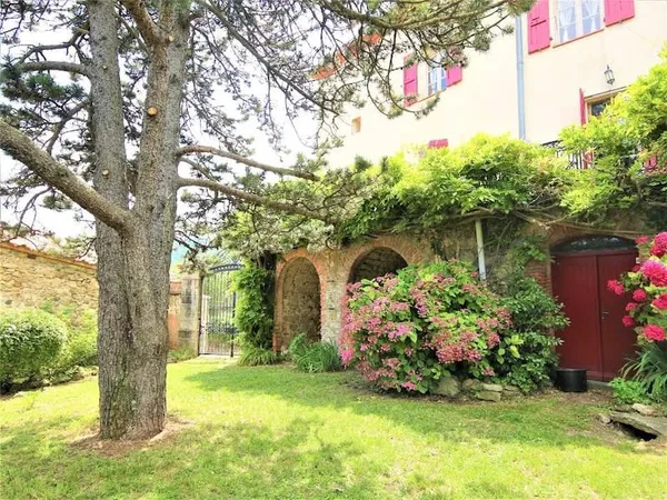 Maison 14 pièces 395 m²