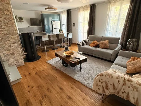Maison de village + studio + garage