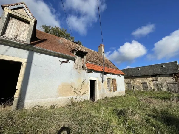 Vend fermette à rénover 10 mn de Lignières sur 7 680 m² de terrain