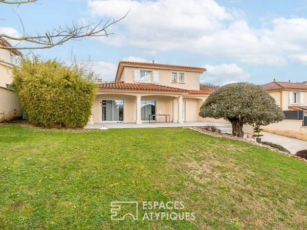 Maison avec jardin paysagé au coeur de La Boisse