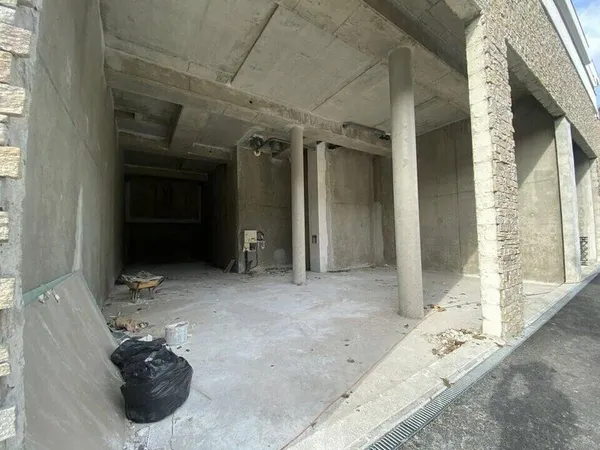 Local commercial 105 m²