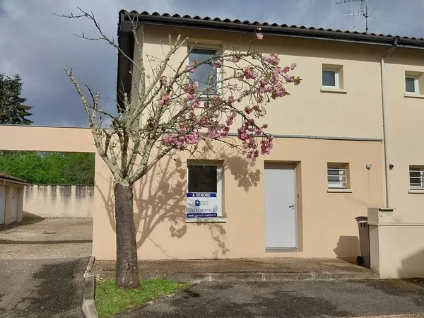 ABZAC (01) Maison T4 avec garage