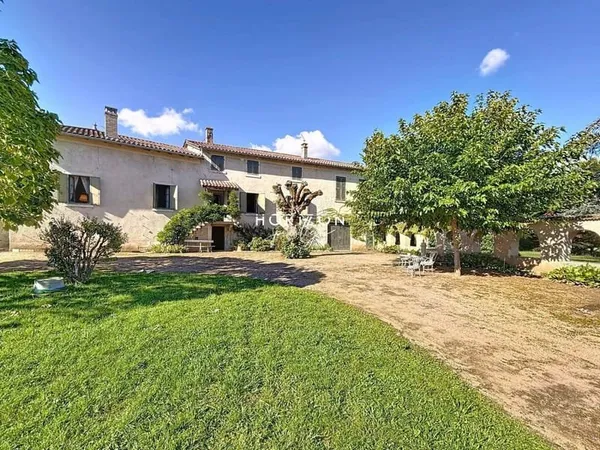 Maison 10 pièces 223 m²