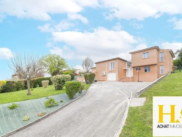 Maison 7 pièces 230 m²
