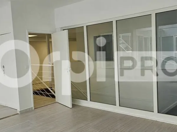 Local d'activité 205 m²