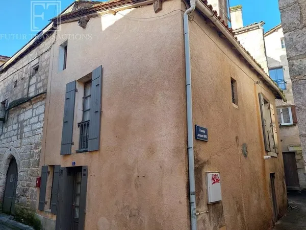 Maison centre de BRANTOME