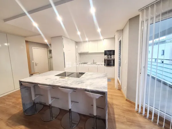 T2 de 53m2- Meuble- Climatise - Balcon -GARAGE INCLUS -DPE B