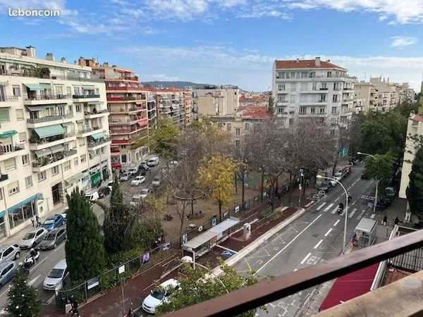 Cessole, grand 2 pièces à rénover