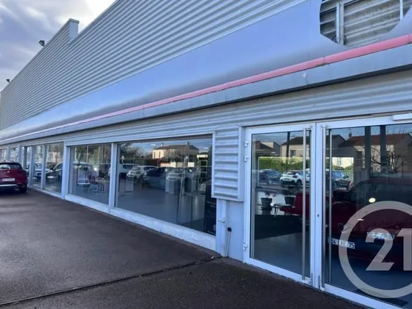 Bâtiment 700 m²