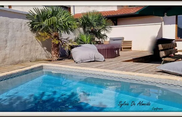 Dpt Ain (01), à vendre PONT DE VEYLE maison P6 de 135 m² Piscine, Jacuzzi, 4 chambres