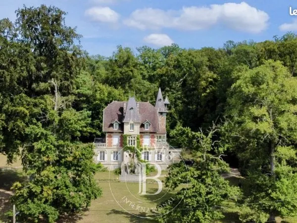 Propriété 11 pièces 330 m²