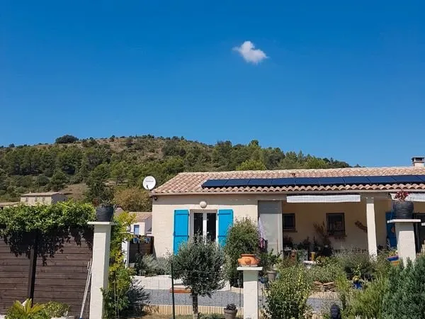 2 maisons et 3 habitations avec piscine exploité en gîte depuis 12ans