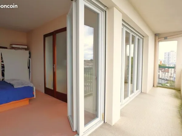 Lisière PENTAGONE, appartement T2 avec VUE dégagée et PARKING privé