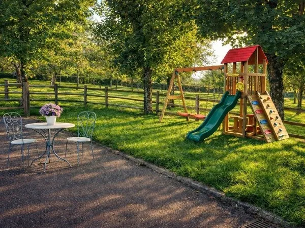 Mortain Maison de 120 m² avec gîte indépendant de 58 m² et terrain de 7 003 m² - La tranquillité de 