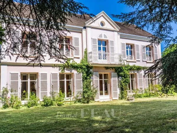 Maison familiale proche du centre de Montfort-l'Amaury