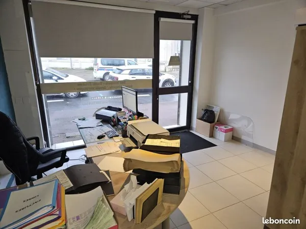 Local 27 m² Saujon