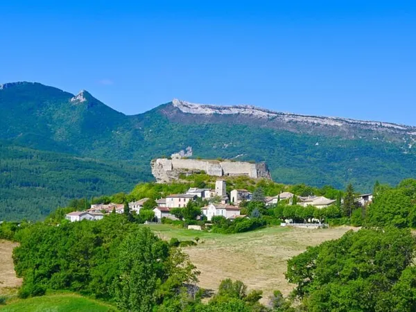 Maison de Village avec garage et terrain