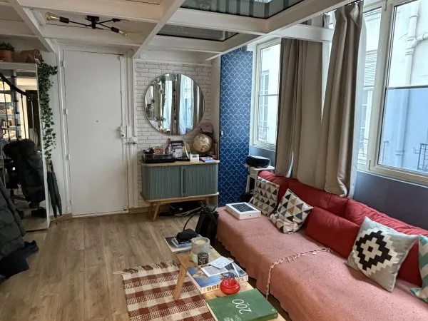Appartement à louer - 45m² + mezzanine (23m²), au coeur du Marais