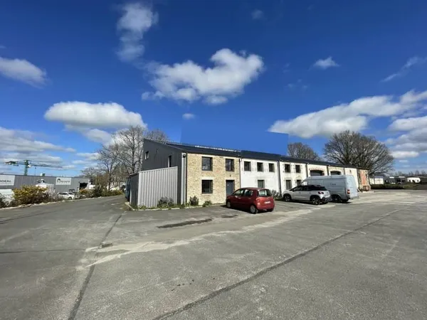 Local d'activité 300 m²