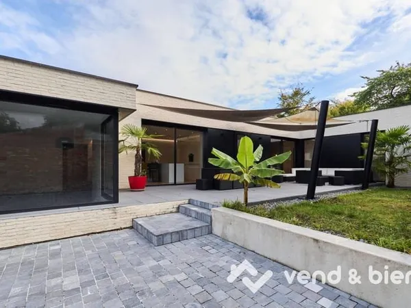 Maison de plain-pied 4 pièces 160 m²