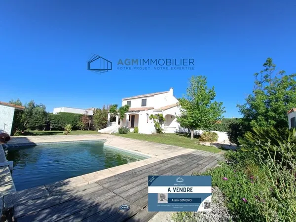 Villa 4 faces T5 piscine grand garage
