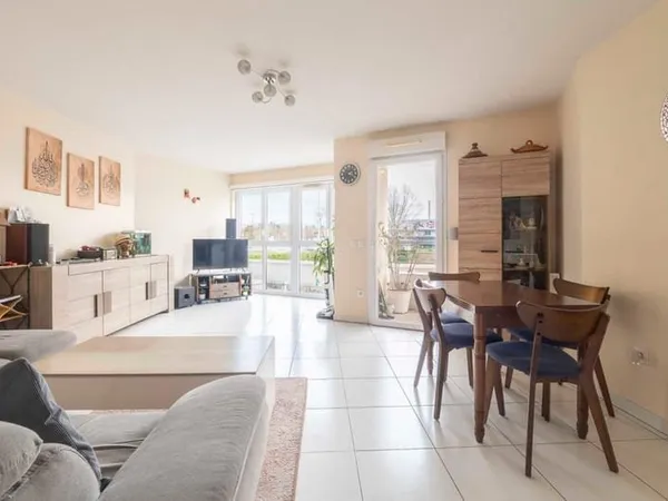 T3 récent avec balcon et place de parking