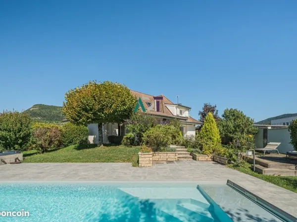 Villa 6 pièces 126 m²