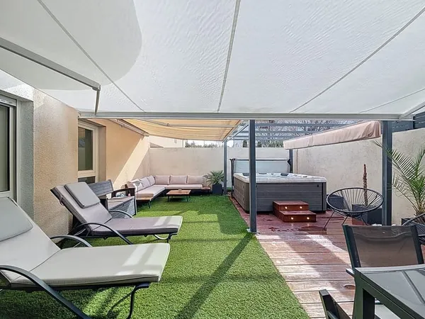 Rare à Aix-en-Provence Appartement 5 pièces 122 m2 avec te