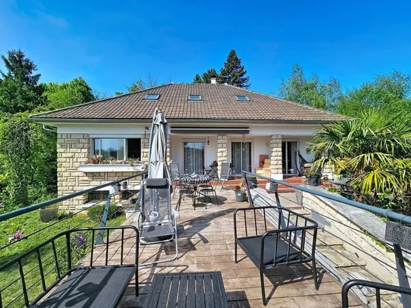 Propriété 165 m² sur un terrain de 5200m² Donnemarie