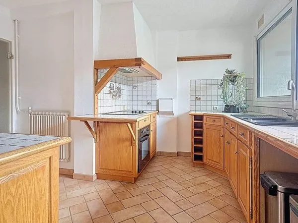 Bel appartement lumineux dans un quartier paisible sur un secteu