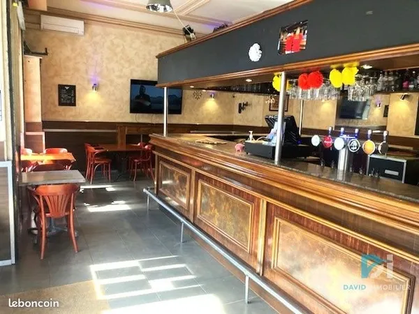 Bar, brasserie 140 m² Montblanc