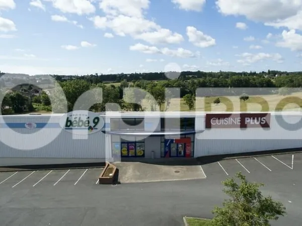 Local commercial 630 m²