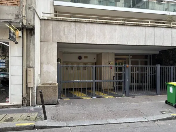 Parking 12 m²