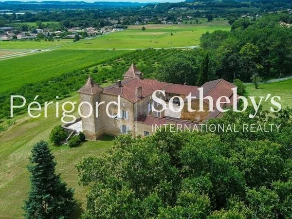 Magnifique château du XVIIIe siècle dans le Lot et Garonne
