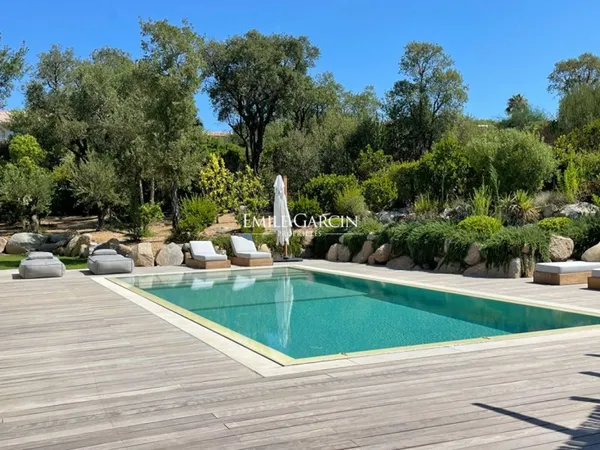 Propriété à louer 5 chambres 10min à pied de la plage du Cabanon Bleu