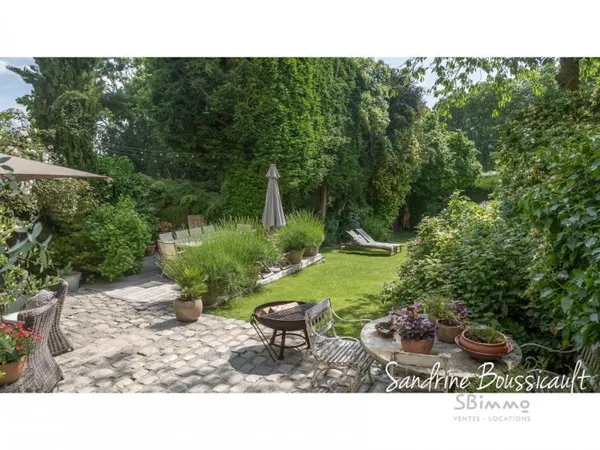 Maison ancienne rénovée, jardin 760 m², Parc et Forêt