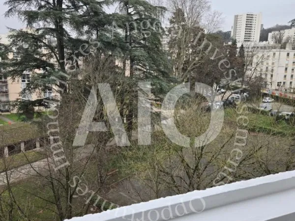 Appartement T3 pièces avec balcons et cave, Avenue de la Rép