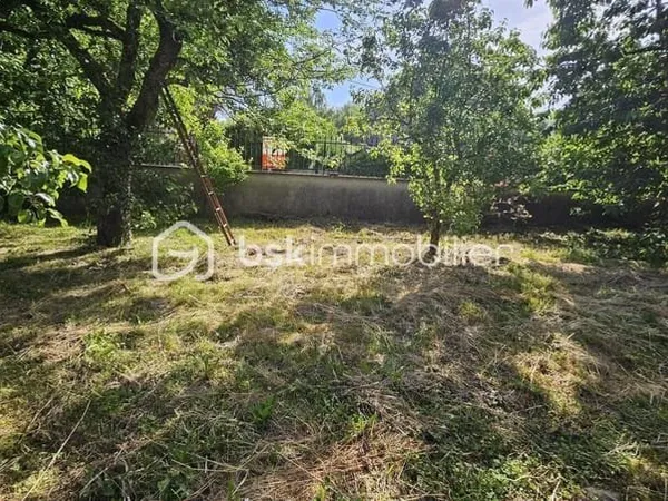 Terrain constructible 951 m²