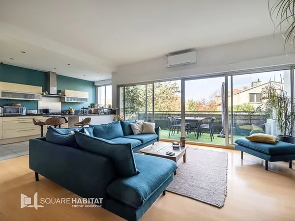 Minimes, T4 Bis avec terrasse et garage.
