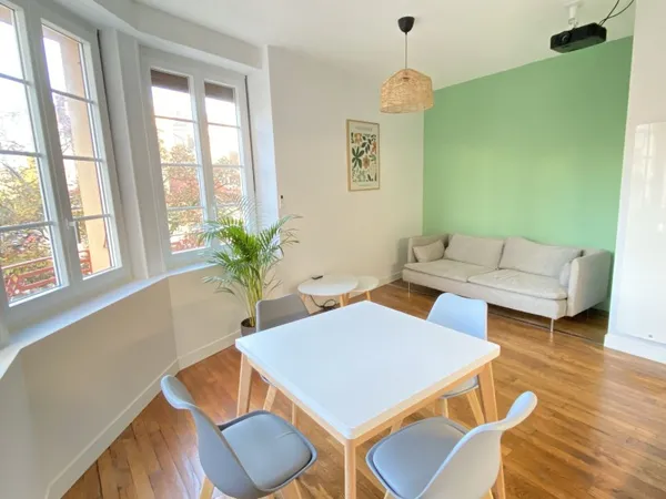 Loue - Lyon 7 - rue Chevreul - 3 pièces refait à neuf
