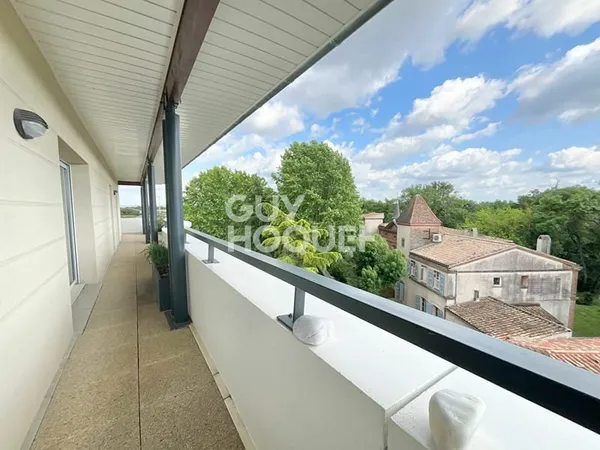 Appartement T 4 de 145 m2 avec terrasses