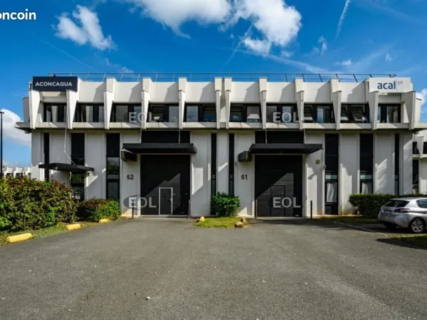 Local d'activité 678 m²
