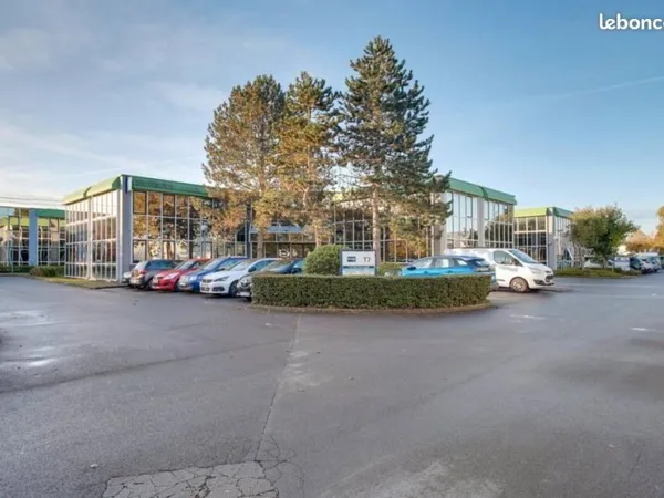 BUREAUX 206 m² SAINT-THIBAULT-DES-VIGNES