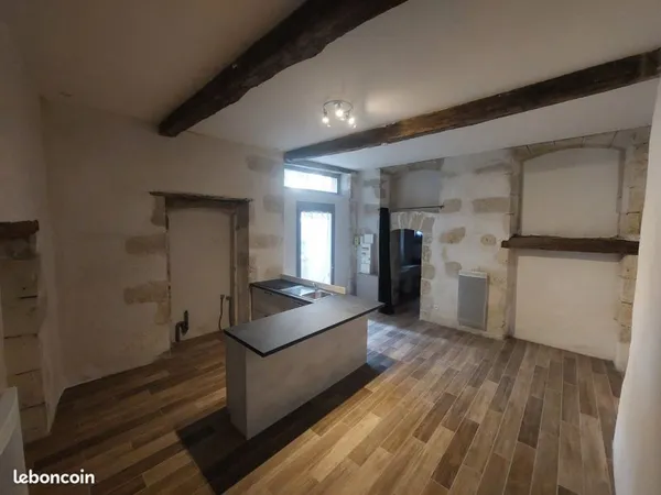 AUCH - HAUTE VILLE - APPARTEMENT DE CHARME AVEC EXTERIEUR (45m2)