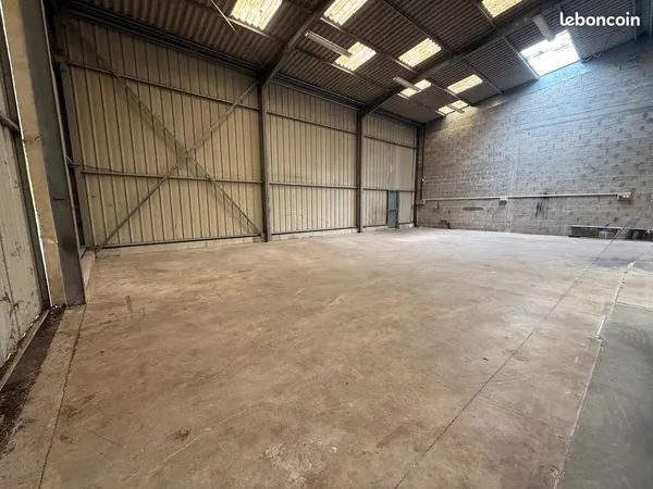 Location Hangar stockage entreposage