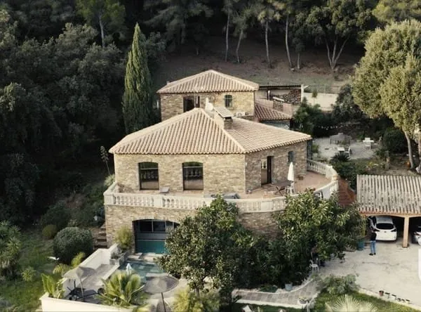 Maison 7 pièces 280 m²