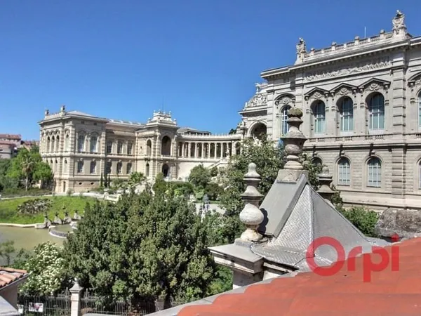 Penthouse d'exception dans un hôtel particulier quartier Lonchamps