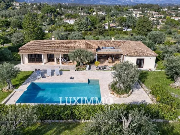 VILLA DE CHARME - VUE DEGAGÉE