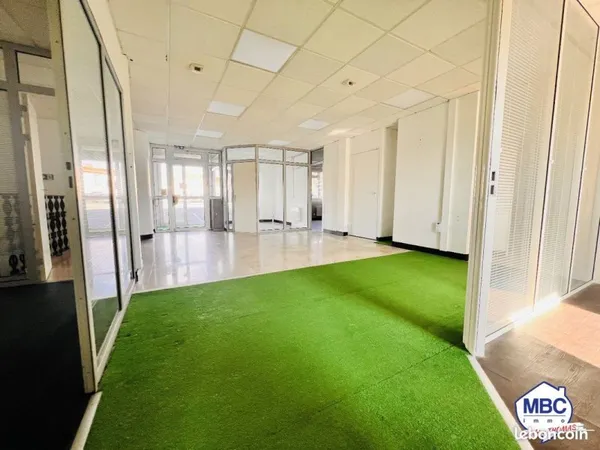 Local commercial 180 m² MONTREVAULT SUR EVRE