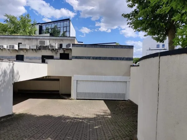 Parking 12 m²